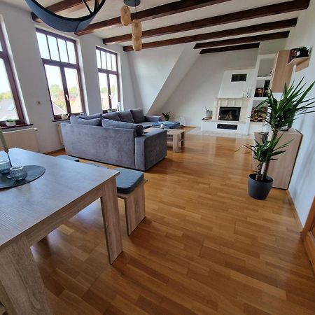 98Qm Wohnung Im Villenviertel - Voll Ausgestattet Mit Balkon Und Kamin - Wlan Gratis Wilhelmshaven Buitenkant foto