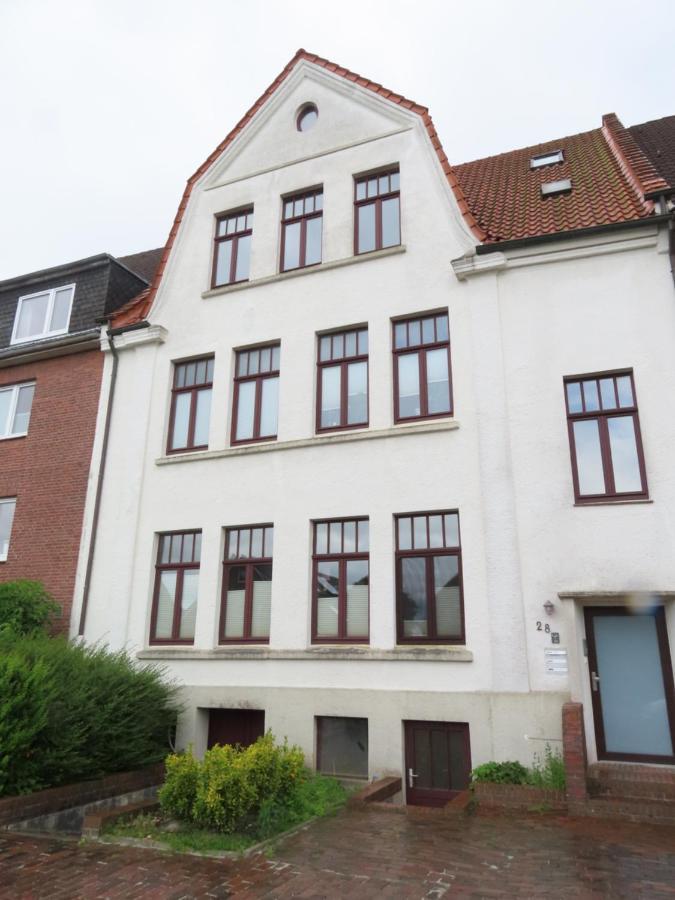 98Qm Wohnung Im Villenviertel - Voll Ausgestattet Mit Balkon Und Kamin - Wlan Gratis Wilhelmshaven Buitenkant foto