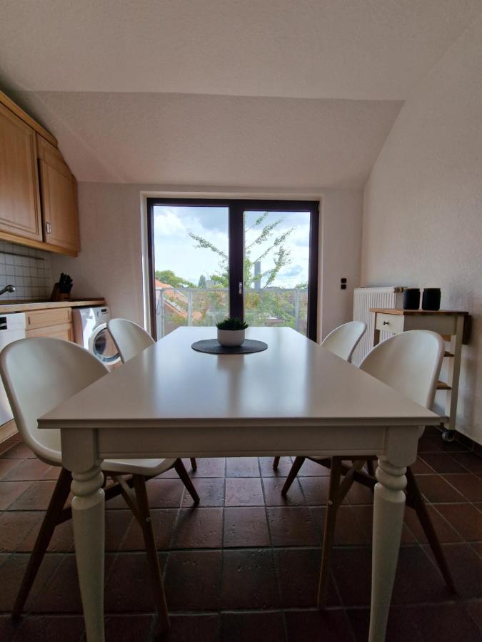 98Qm Wohnung Im Villenviertel - Voll Ausgestattet Mit Balkon Und Kamin - Wlan Gratis Wilhelmshaven Buitenkant foto