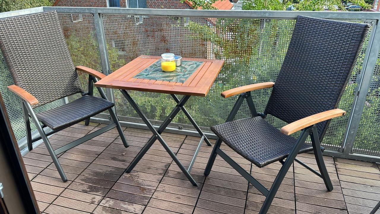 98Qm Wohnung Im Villenviertel - Voll Ausgestattet Mit Balkon Und Kamin - Wlan Gratis Wilhelmshaven Buitenkant foto