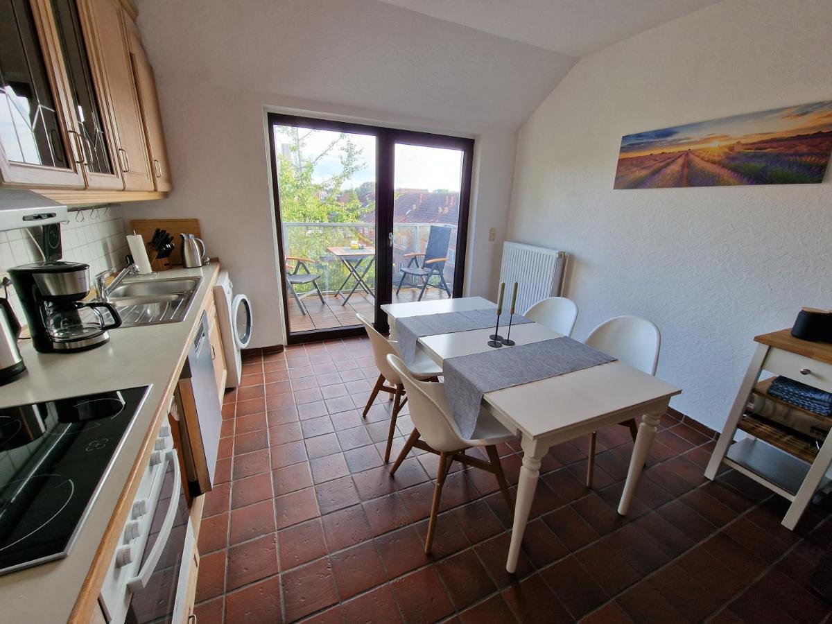 98Qm Wohnung Im Villenviertel - Voll Ausgestattet Mit Balkon Und Kamin - Wlan Gratis Wilhelmshaven Buitenkant foto
