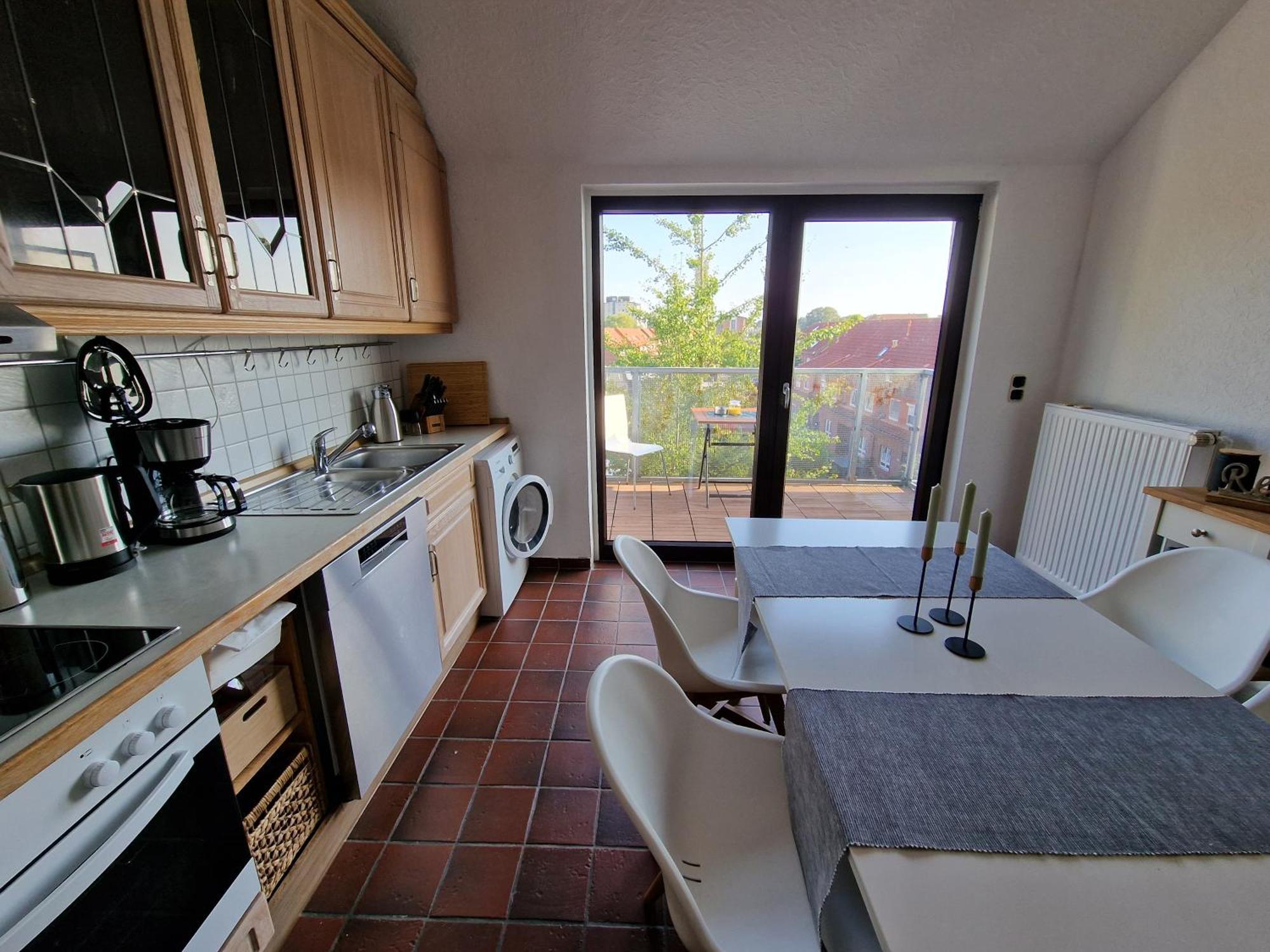 98Qm Wohnung Im Villenviertel - Voll Ausgestattet Mit Balkon Und Kamin - Wlan Gratis Wilhelmshaven Buitenkant foto