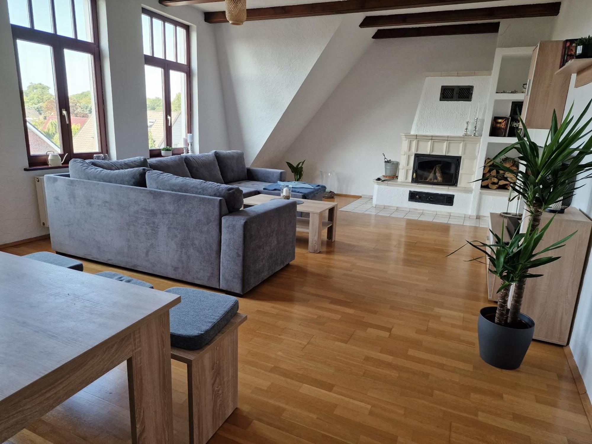 98Qm Wohnung Im Villenviertel - Voll Ausgestattet Mit Balkon Und Kamin - Wlan Gratis Wilhelmshaven Buitenkant foto